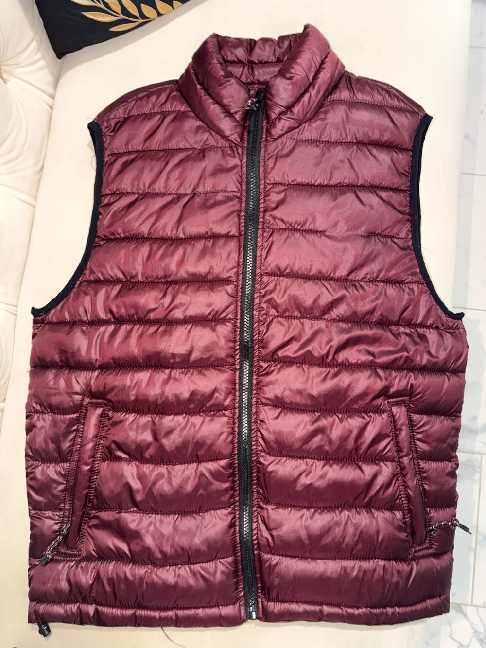 Aeropostale Men's Quilted Puffer Vest - Wine